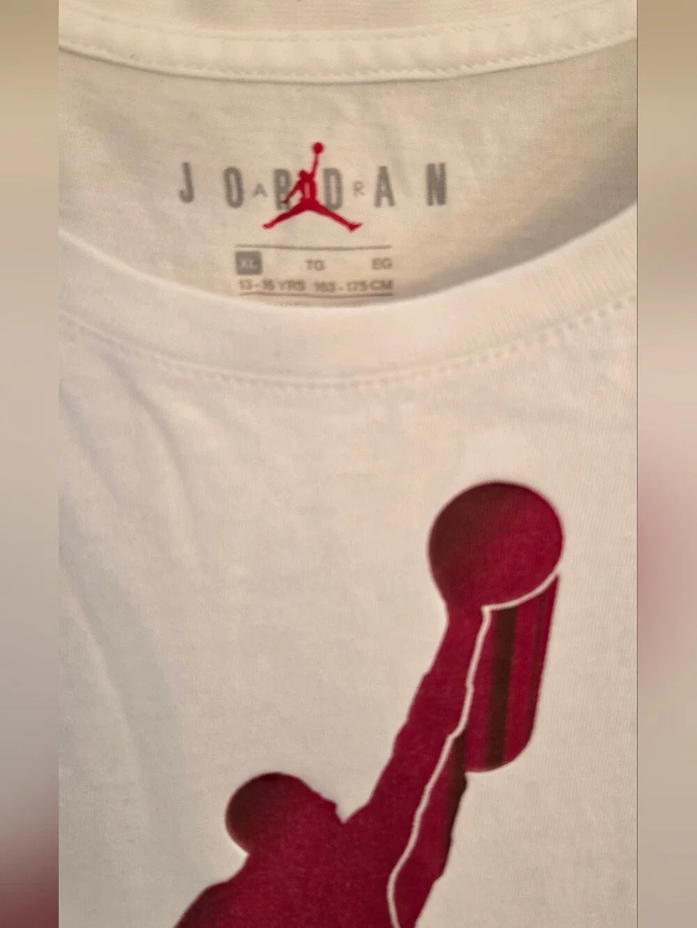 Jordan White T-Shirt with Red Jumpman Graphic KIDS XL (13-15)